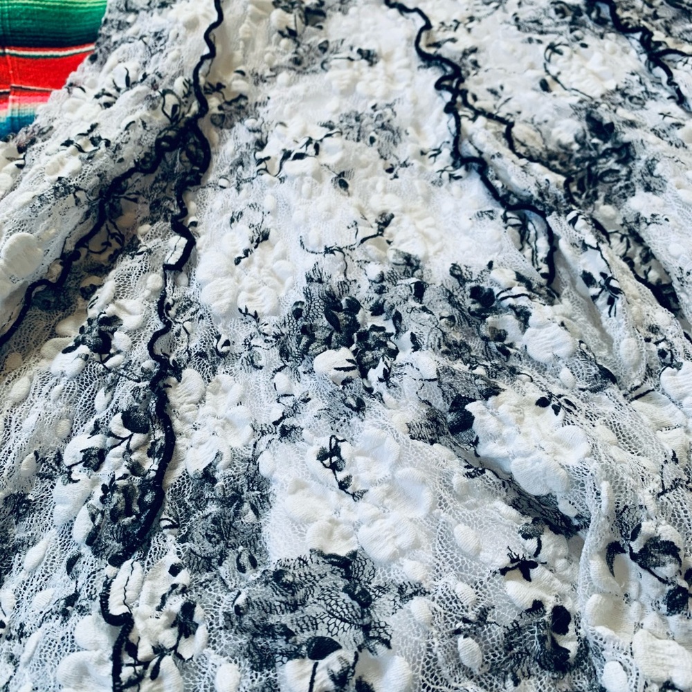 Joseph Ribkoff skirt - Picture 3 of 9